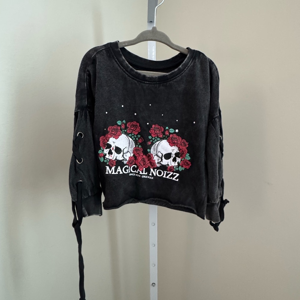 Noizz Oversized Lace Sleeve Crop Shirt (size 3 toddler/kids)